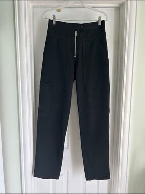 Zara Black Cropped Cargo Pants with Front Zip
